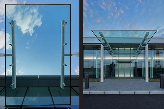 事務棟キャノピー　加工最大サイズの強化合せガラス1枚で構成 ©株式会社ナカサアンドパートナーズ