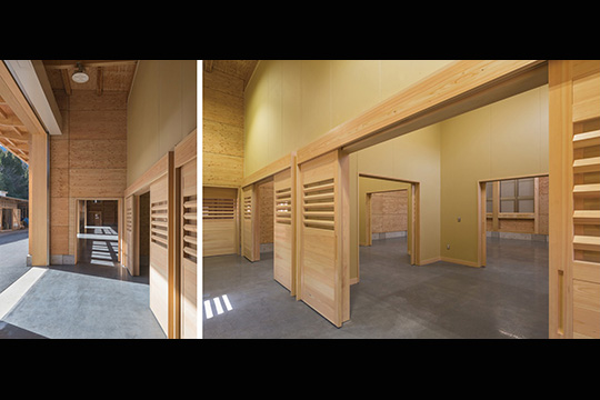 左／完成品置場　右／研磨室・塗装室・乾燥室　©新建築社　写真部